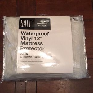Queen Size Waterproof Mattress Protector